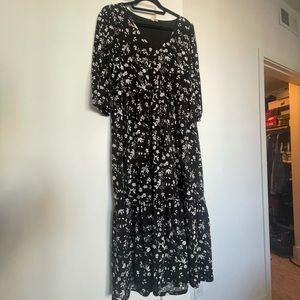 Black floral 3/4 sleeve dress